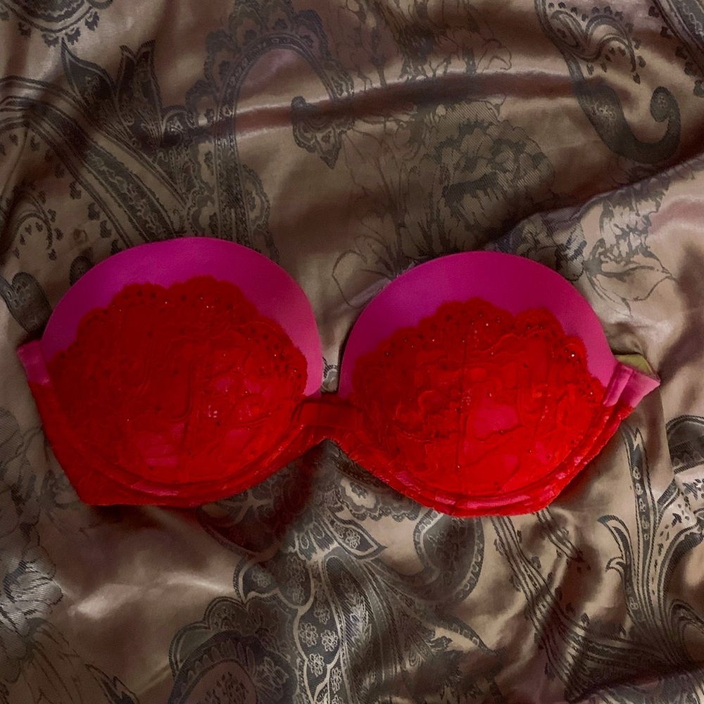 Strapless bra